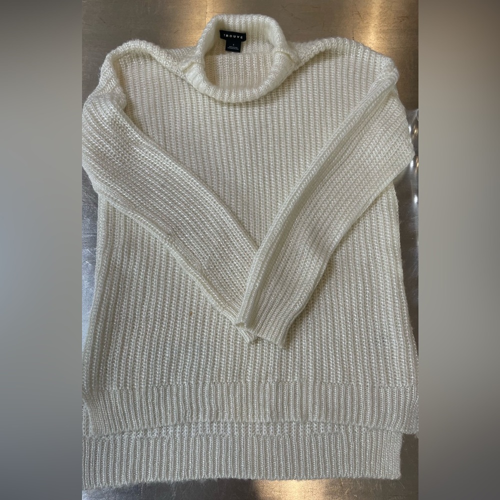 women’s Trouvé sweater